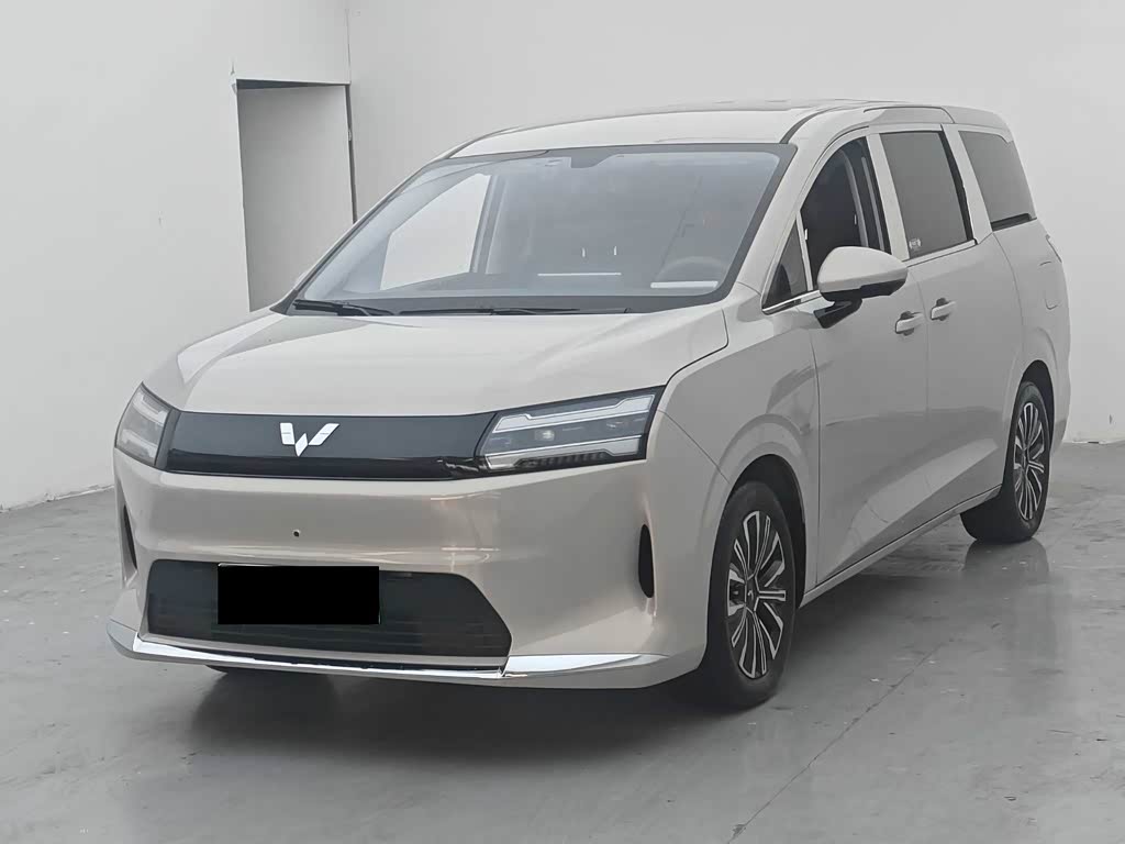 Wuling 730