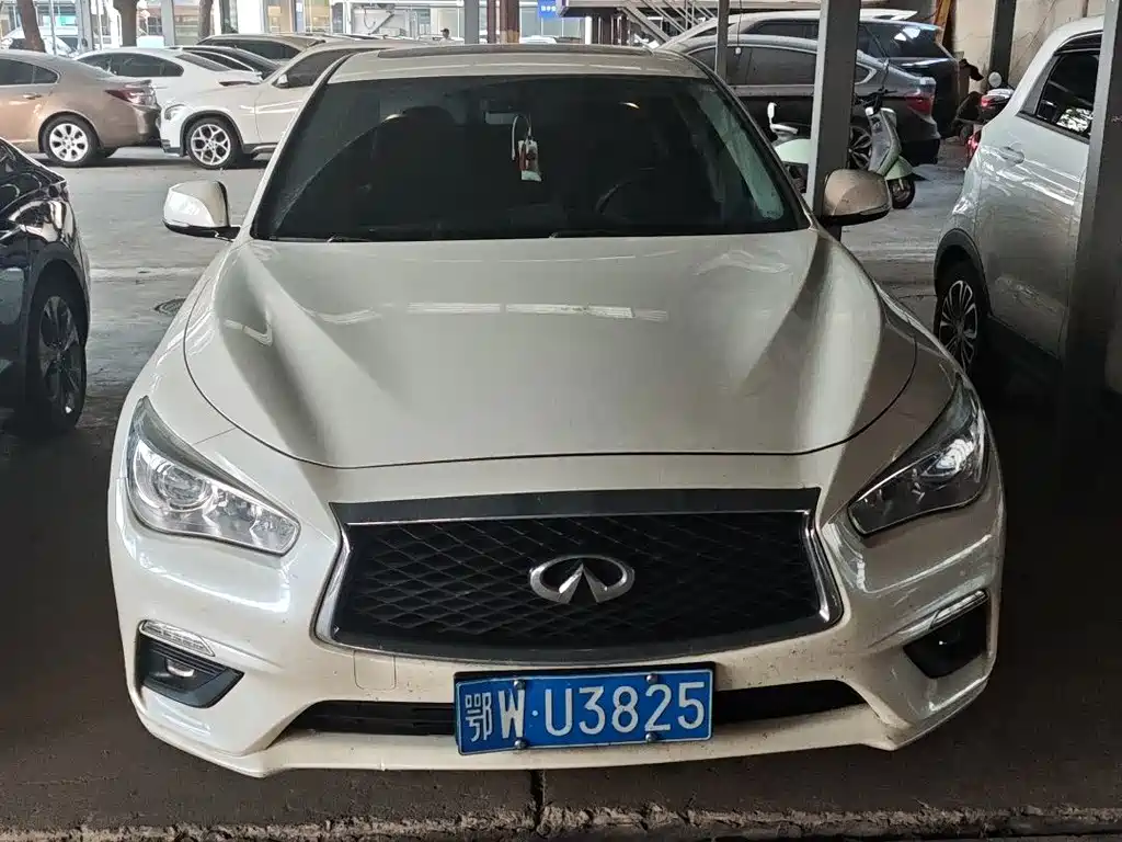 Infiniti Q50L
