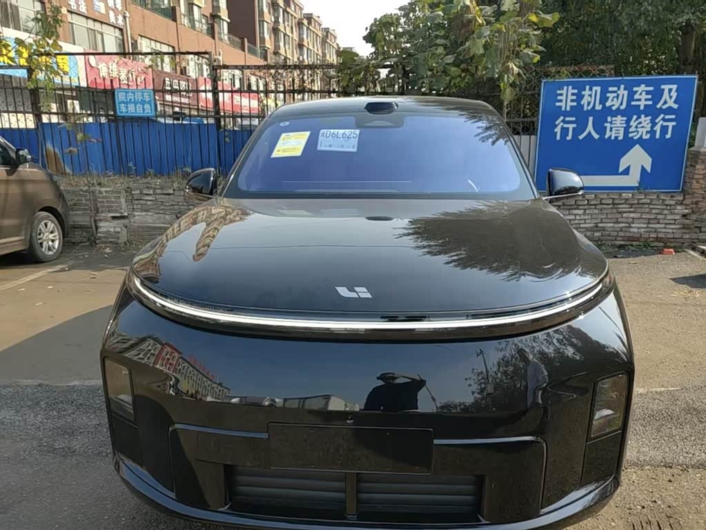 Li Auto L8