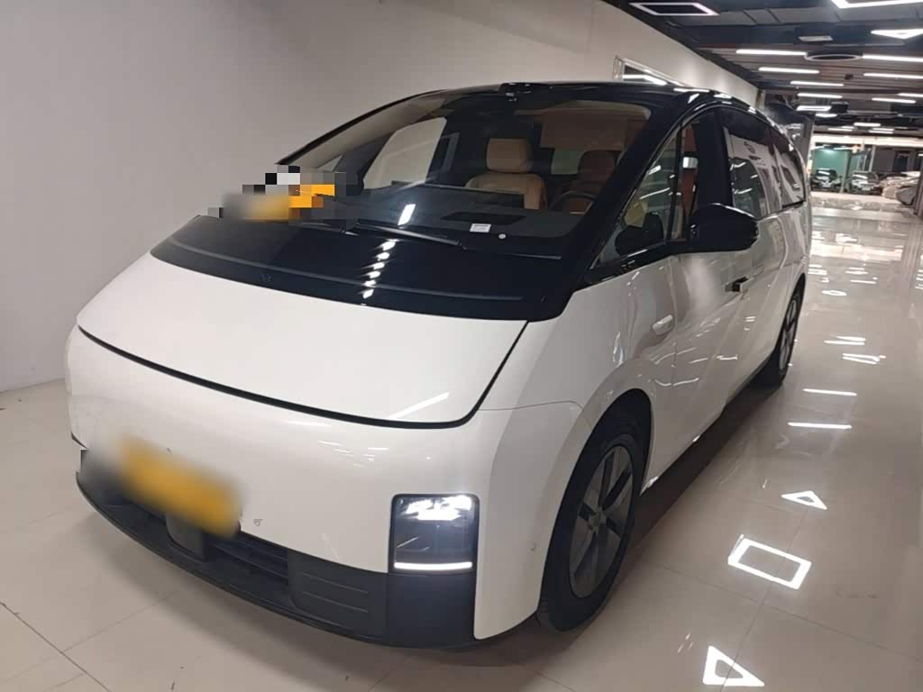 Li Auto MEGA