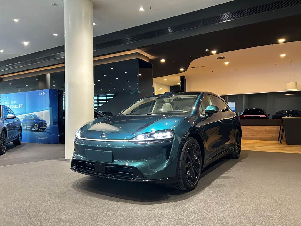 Luxeed R7