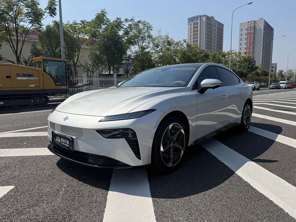 Dongfeng eπ007