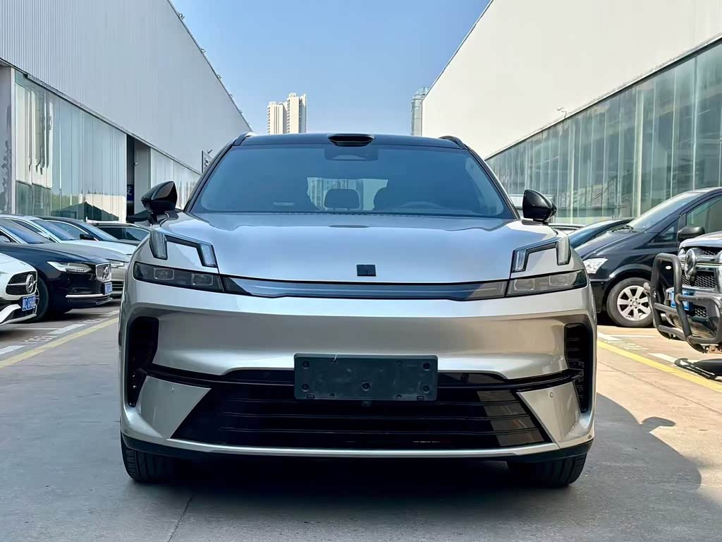 Lynk & Co 08 EM-P