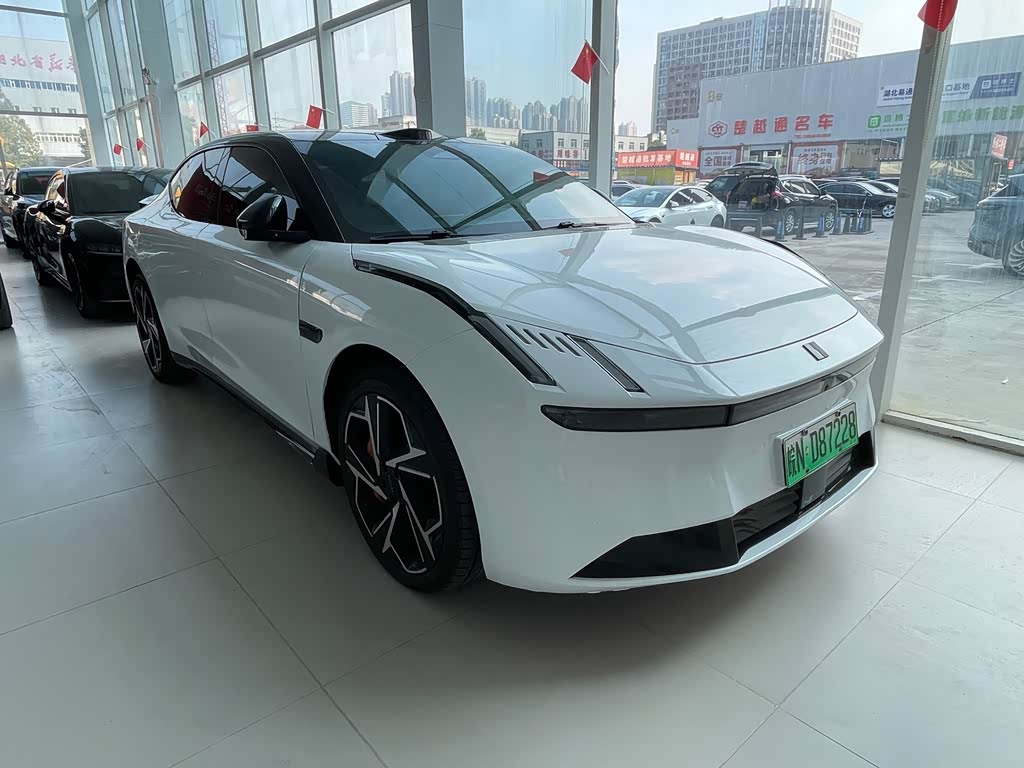 Lynk & Co Z10