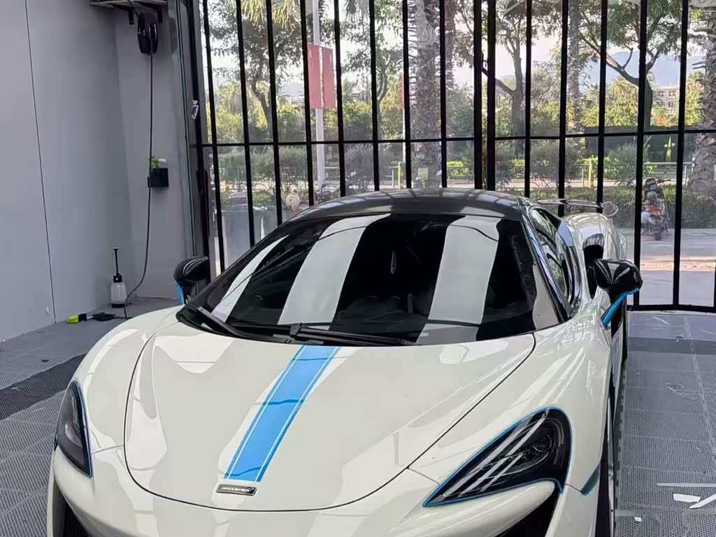 McLaren 570