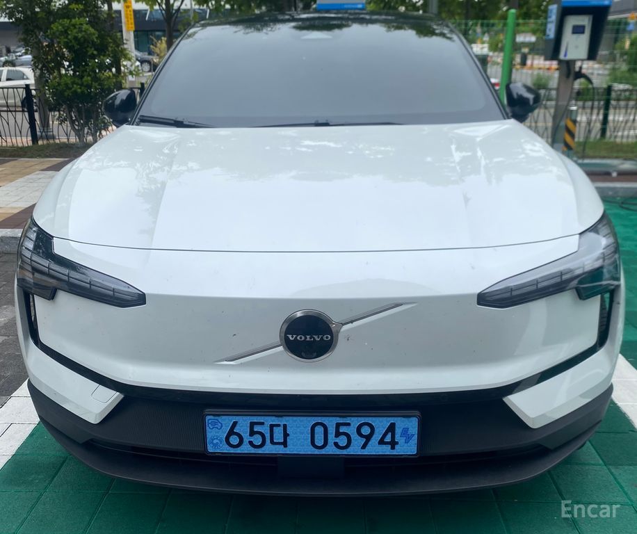 Volvo EX30