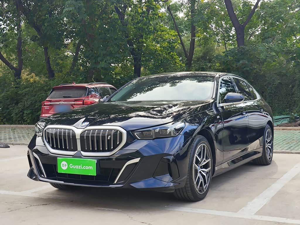 BMW i5