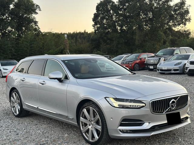Volvo V90