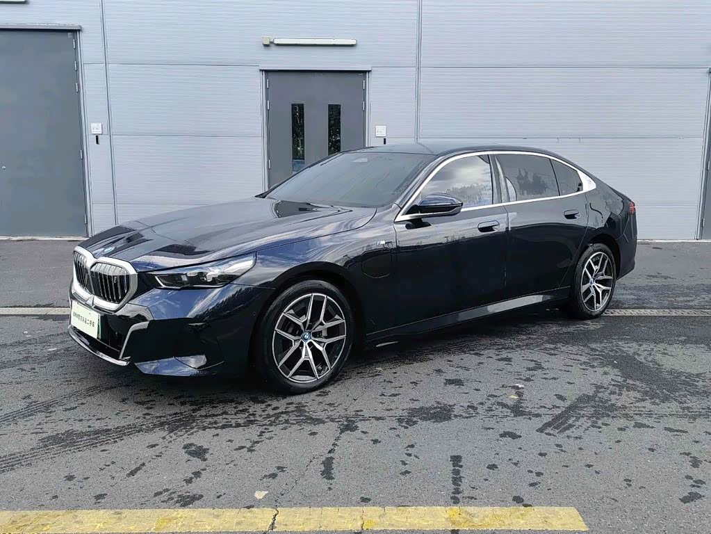 BMW i5