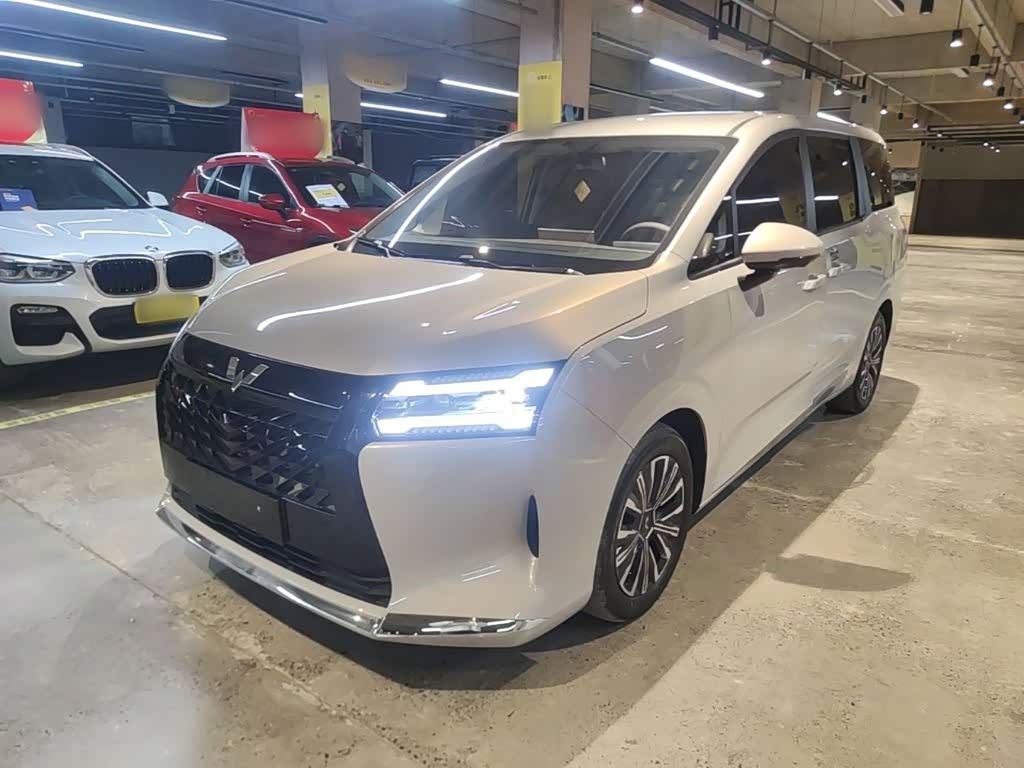 Wuling 730