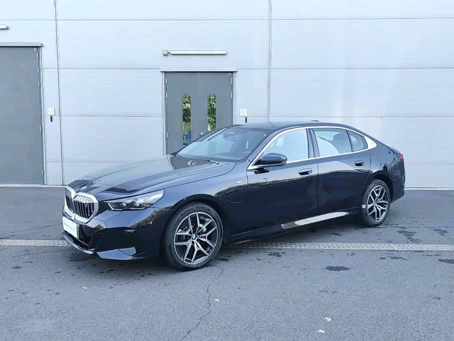 BMW i5