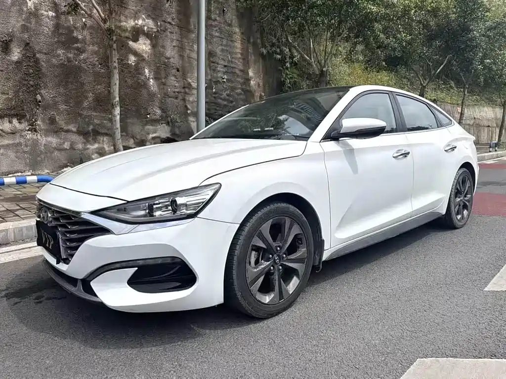 Hyundai Lafesta