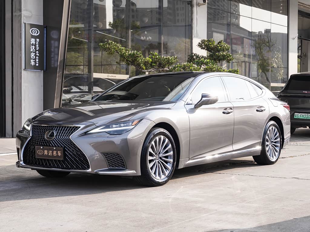Lexus LS