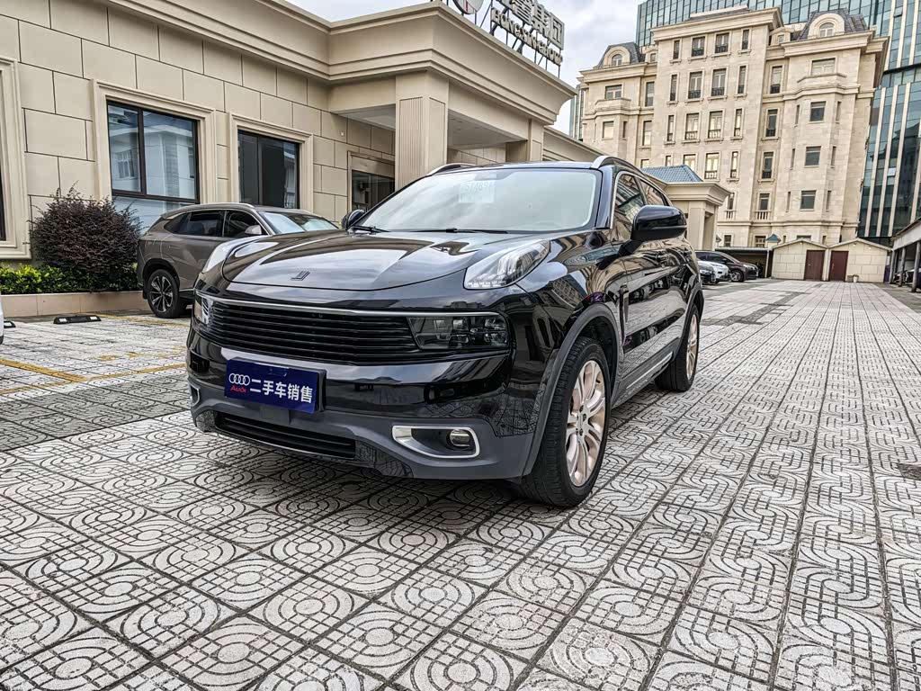 Lynk & Co 01