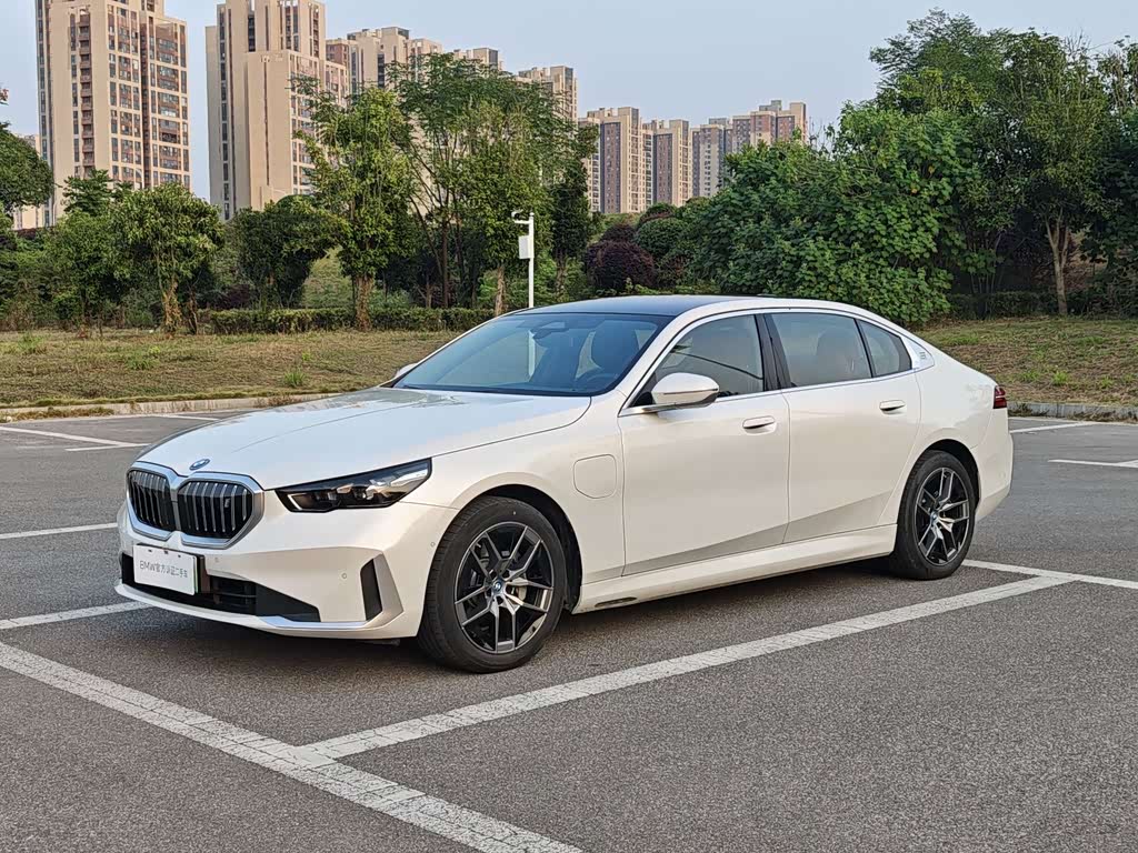 BMW i5