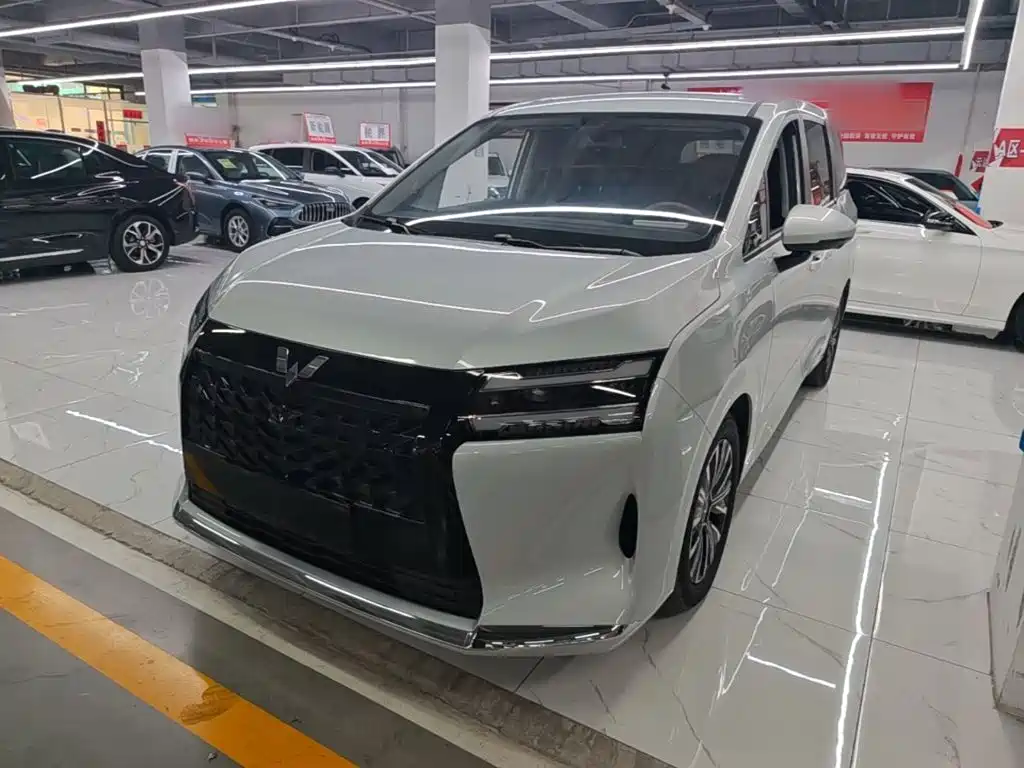 Wuling 730