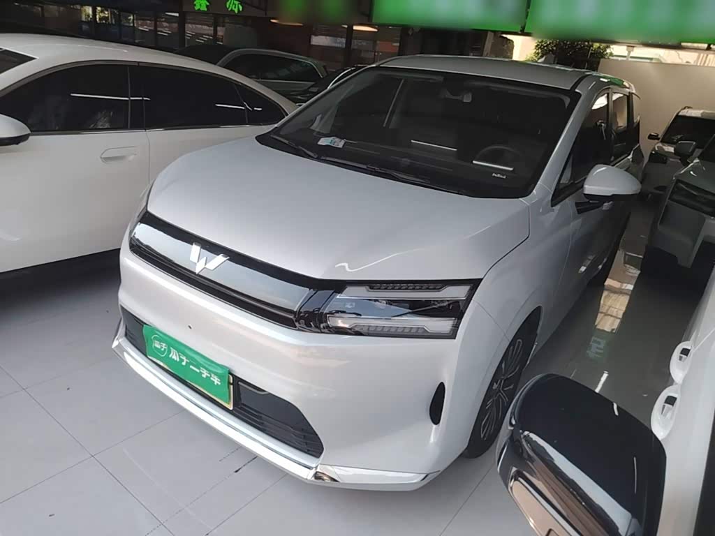 Wuling 730