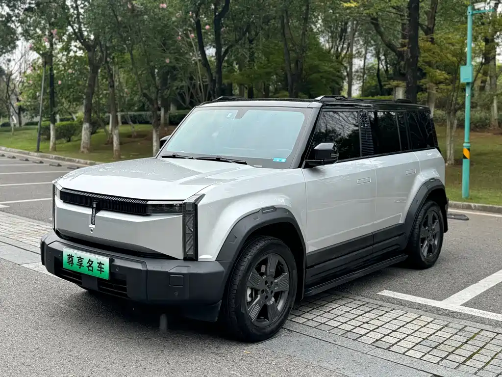 iCar 03