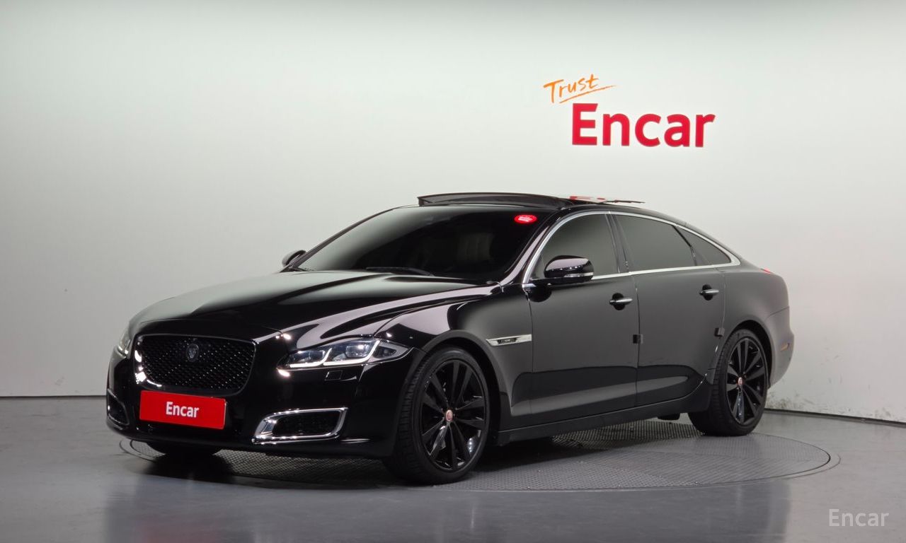 Jaguar XJ