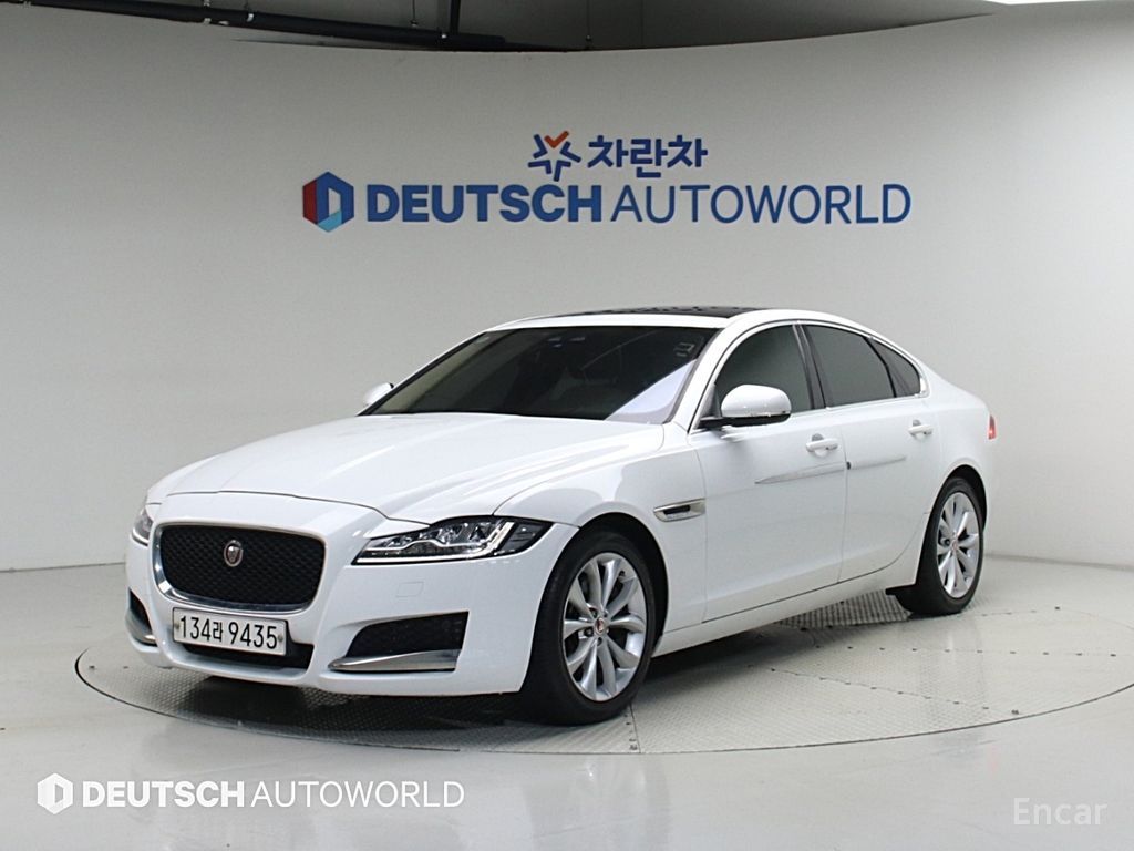 Jaguar XF