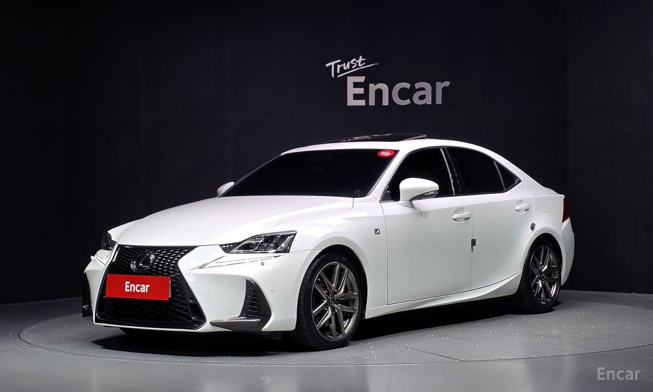 Lexus IS