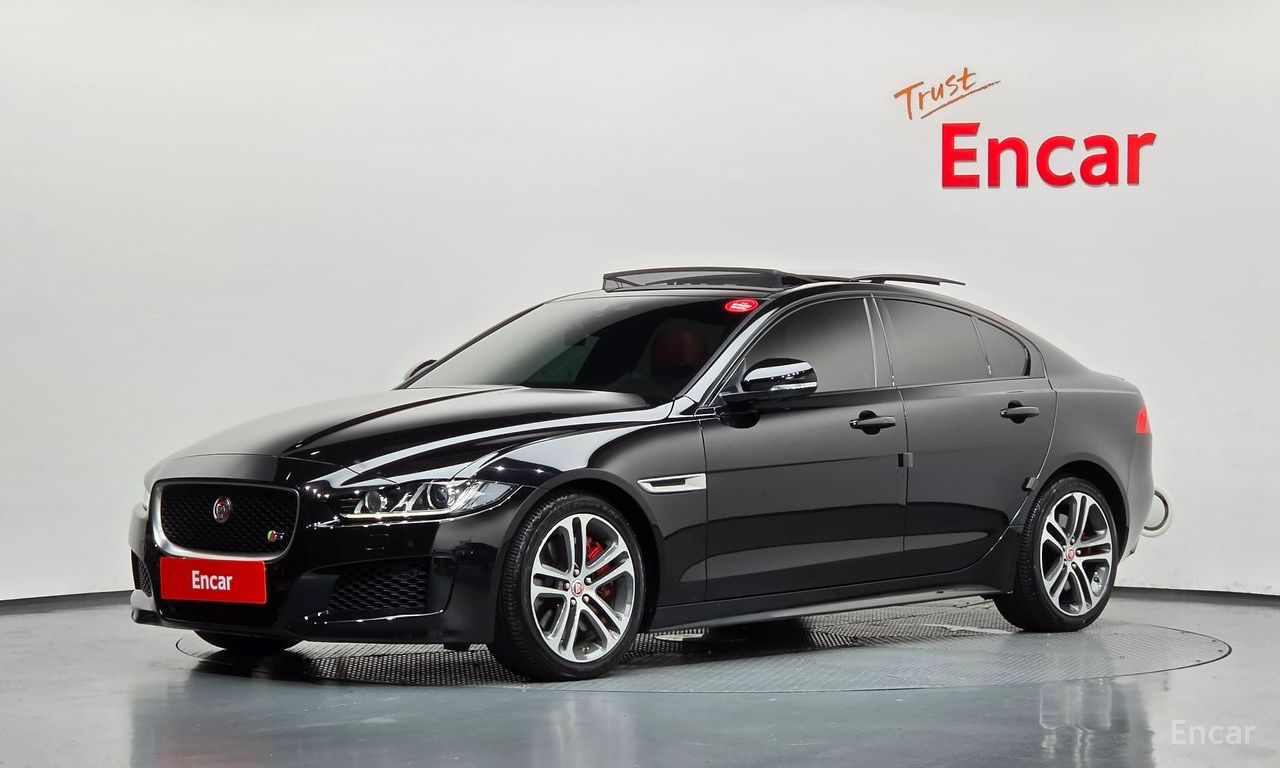 Jaguar XE