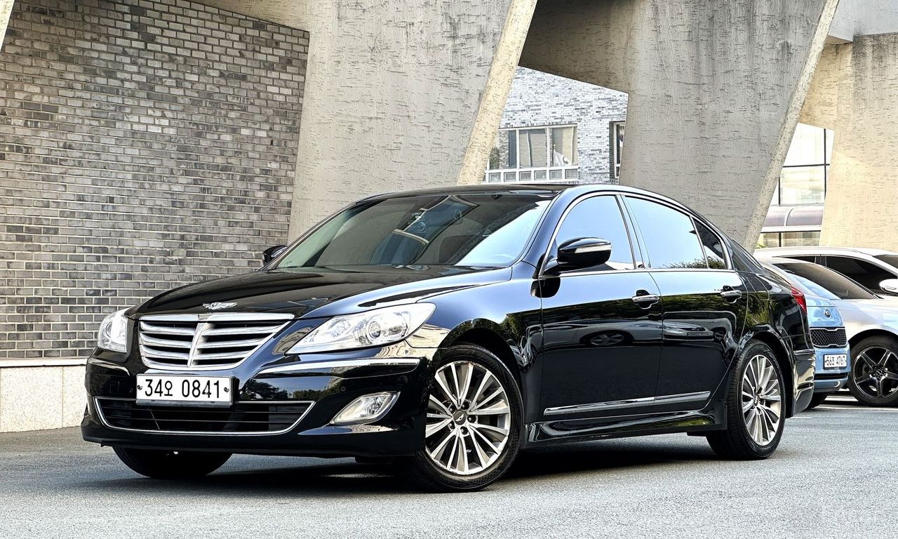 Hyundai Genesis