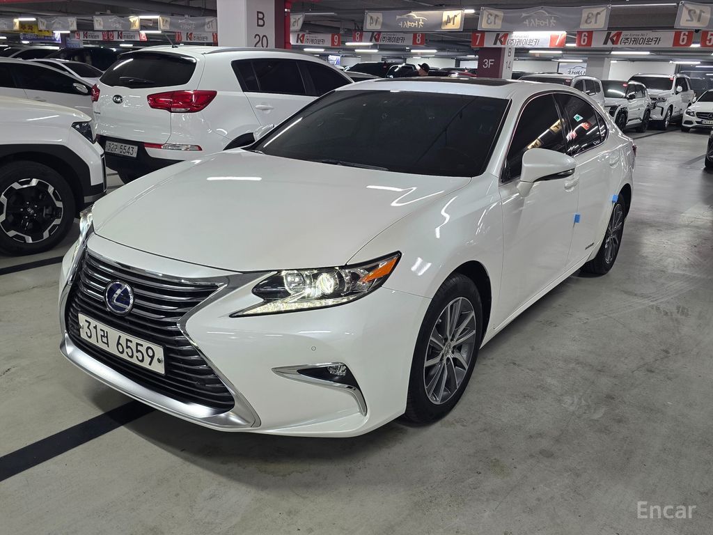 Lexus ES