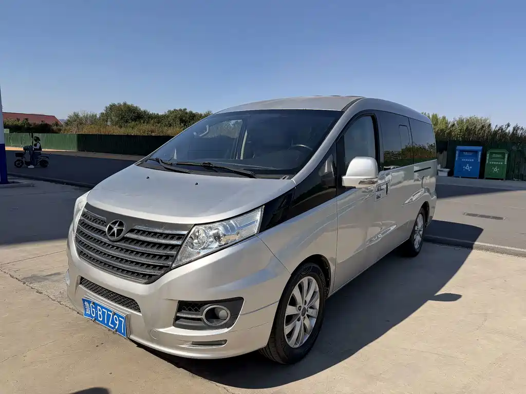 JAC M5