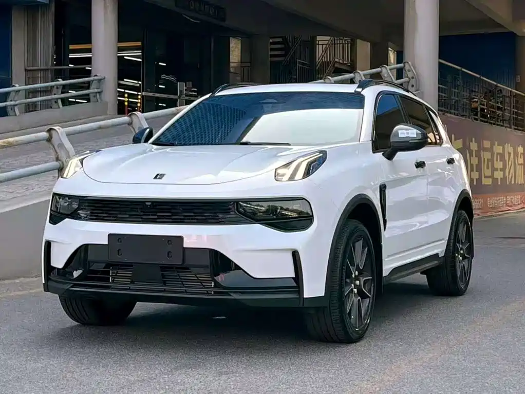 Lynk & Co 01