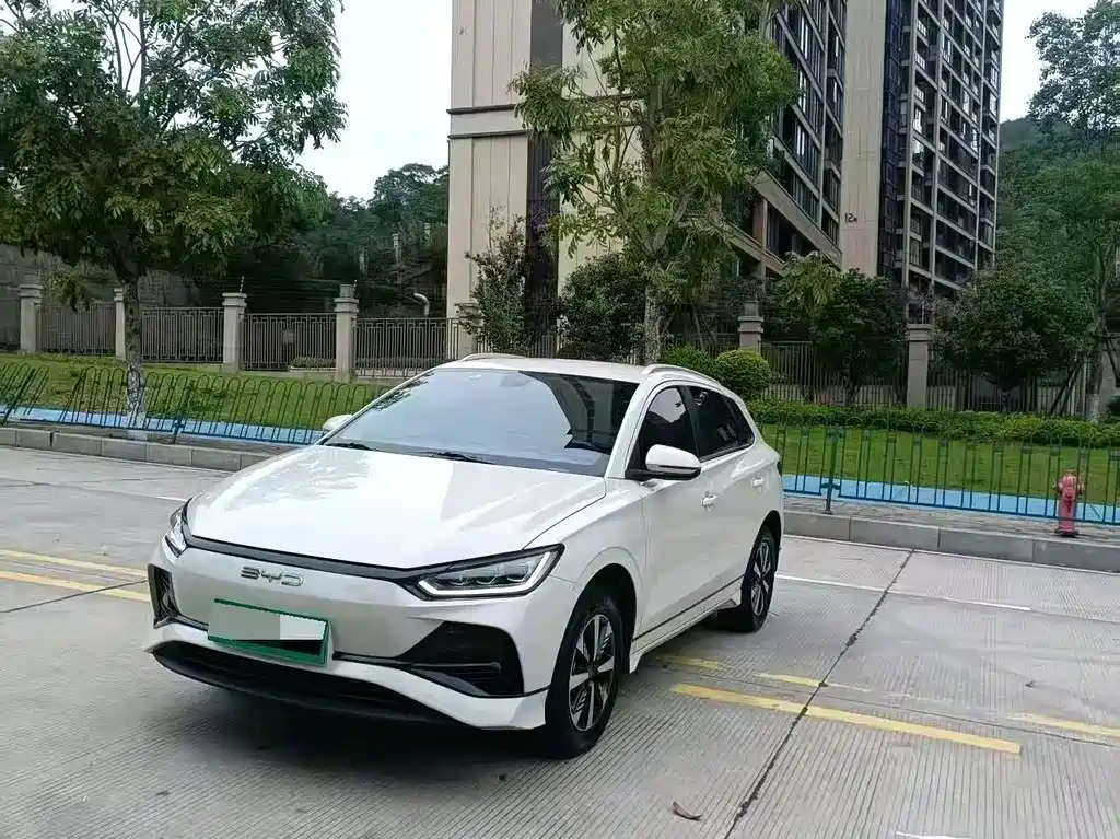 BYD E2