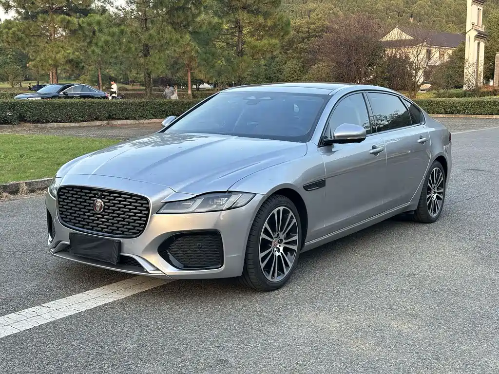 Jaguar XFL