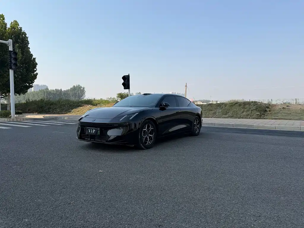 Lynk & Co 10