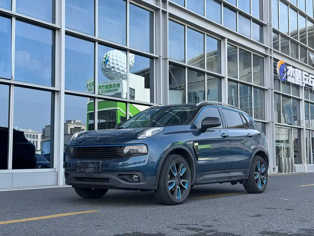 Lynk & Co 01