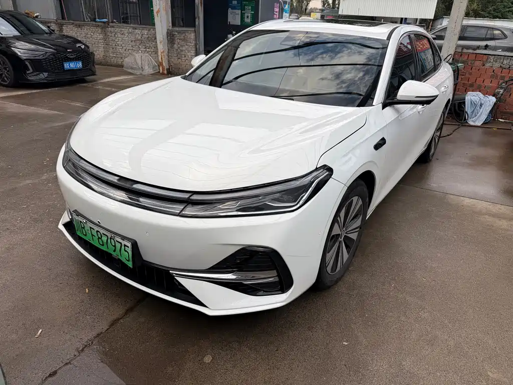 Geely Galaxy Galaxy A7 EM
