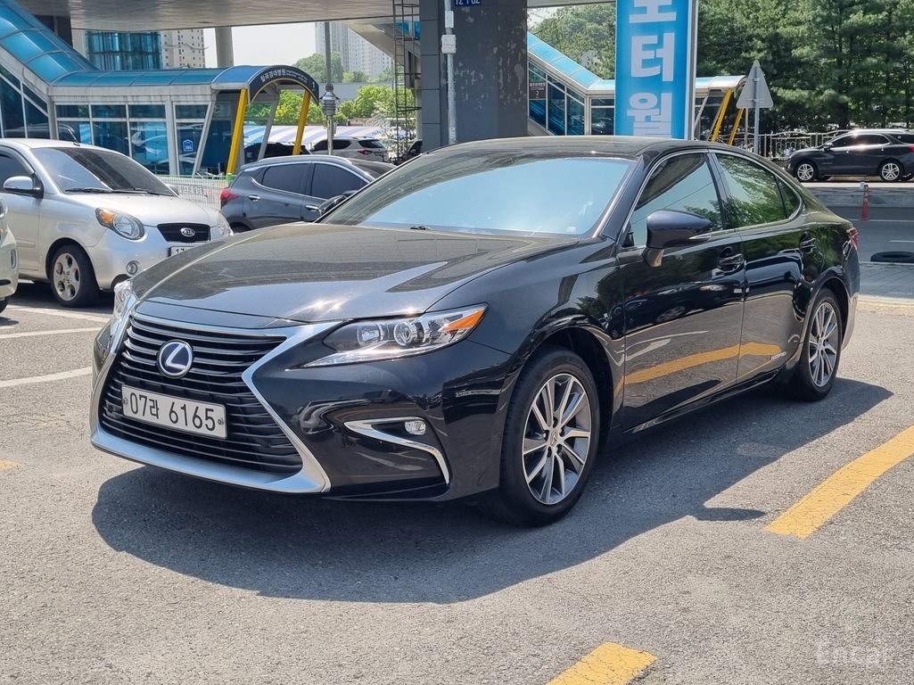 Lexus ES