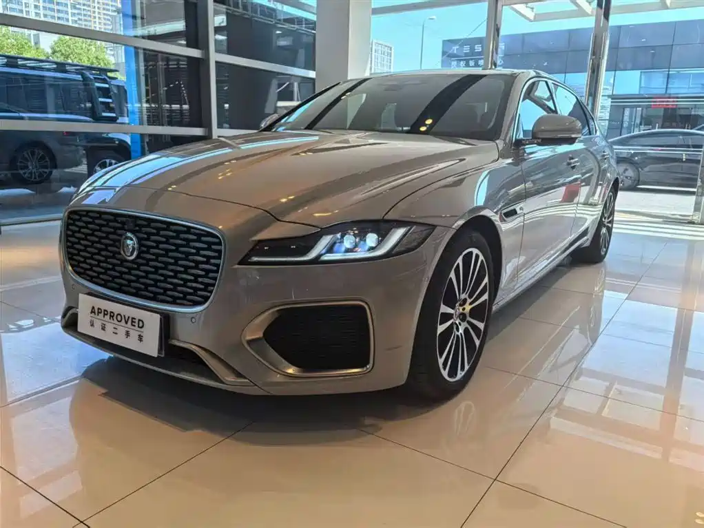 Jaguar XFL
