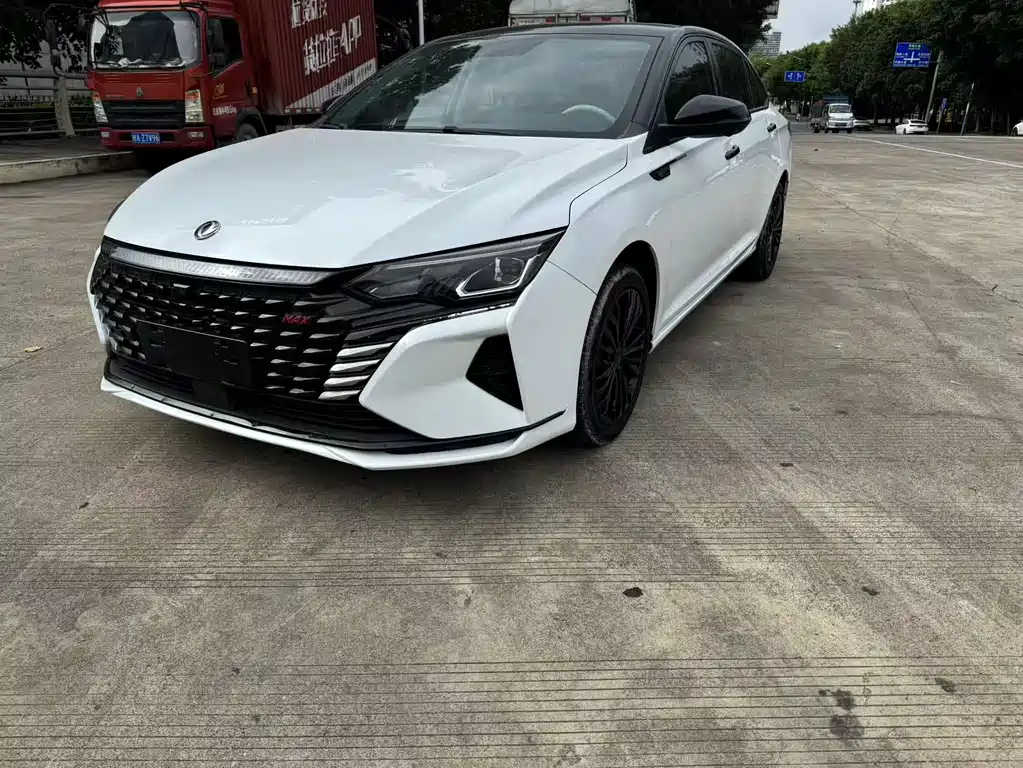 Dongfeng Aeolus Yixuan Max