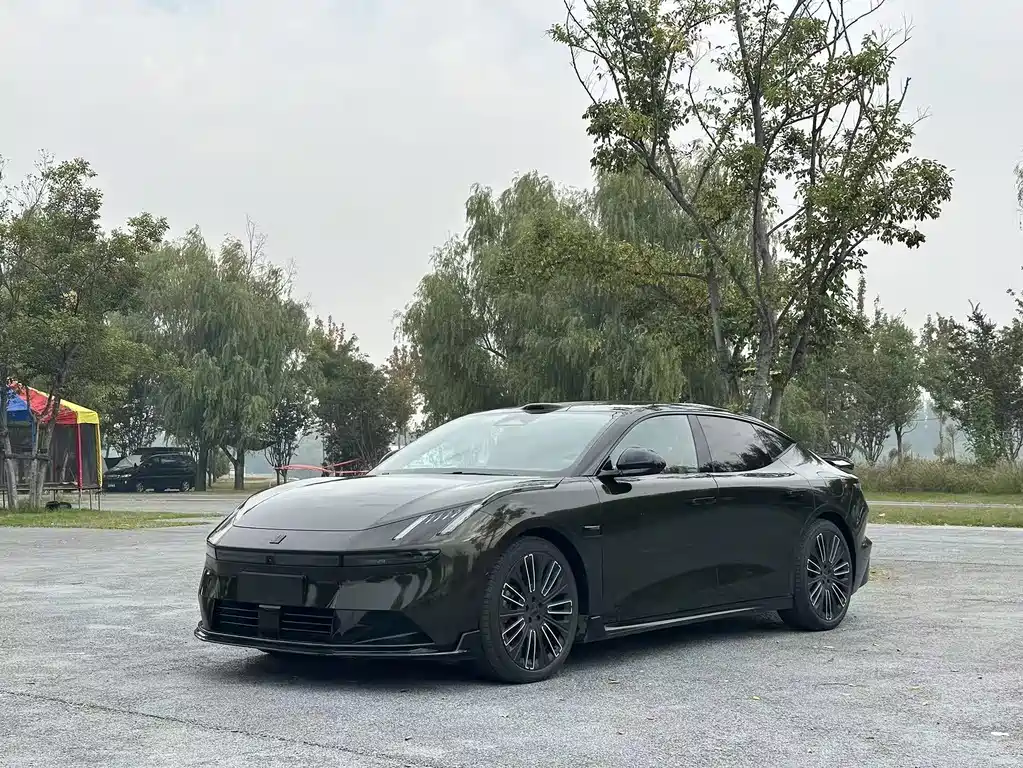 Lynk & Co 10