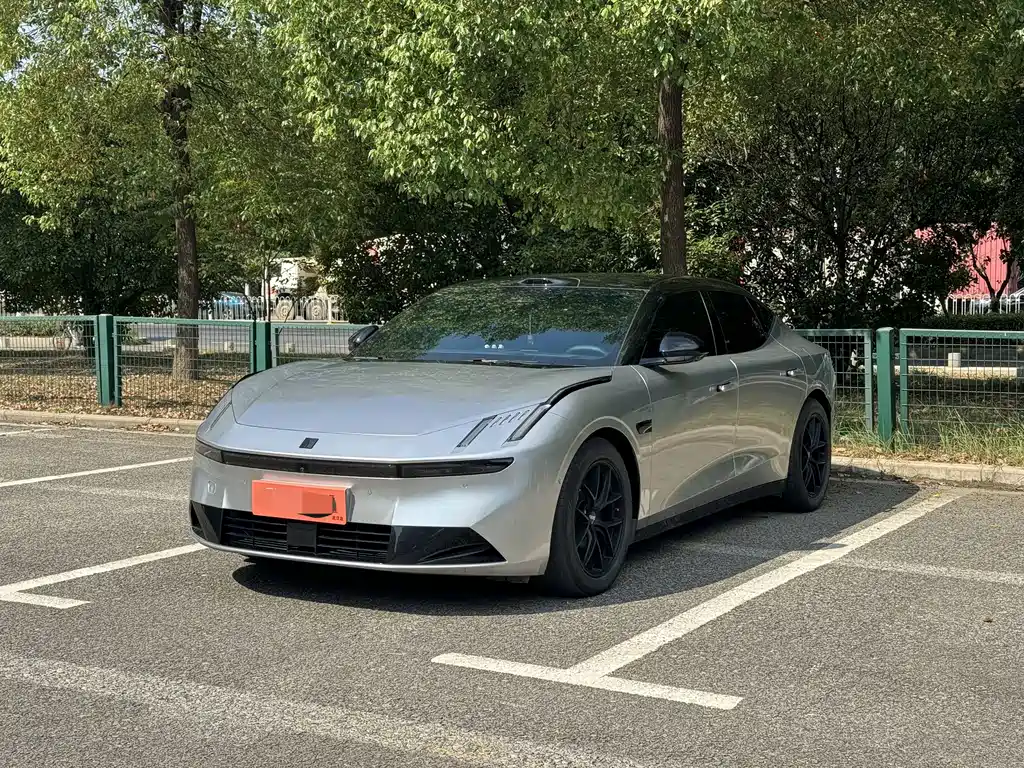 Lynk & Co 10