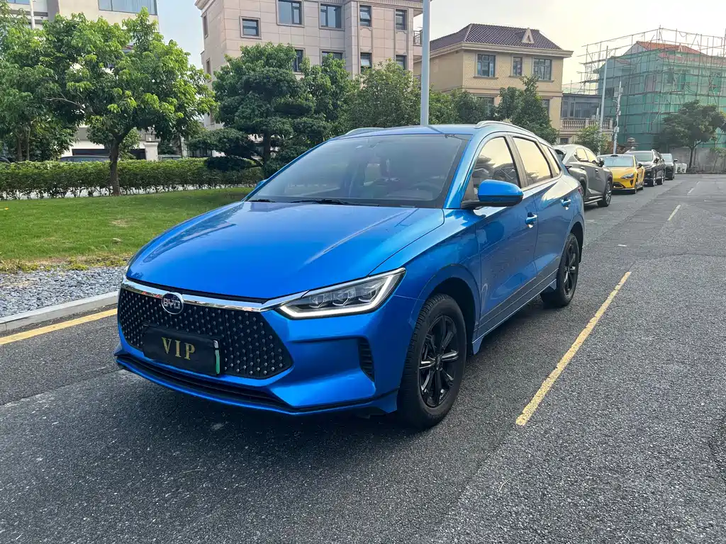 BYD E2