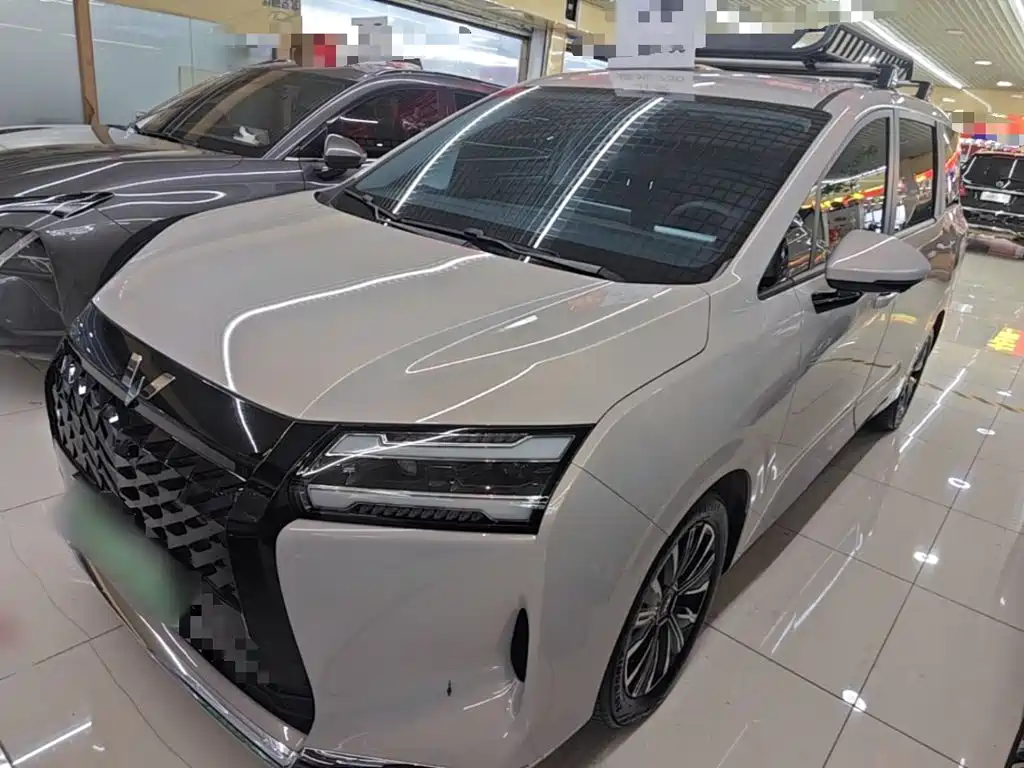 Wuling 730