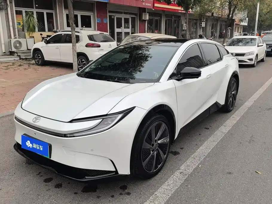 Toyota bZ5