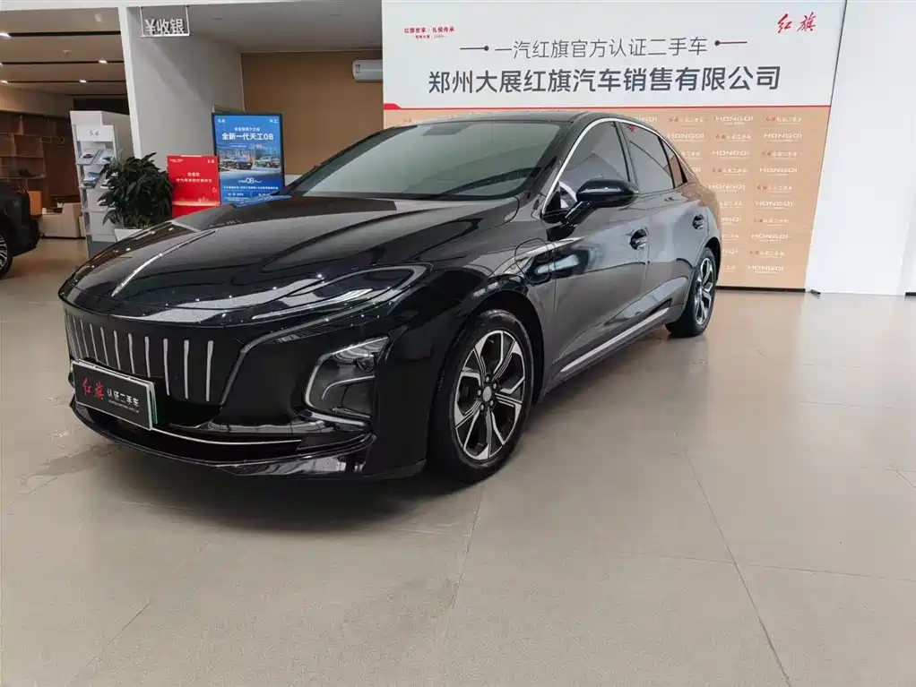 Hongqi E-QM5