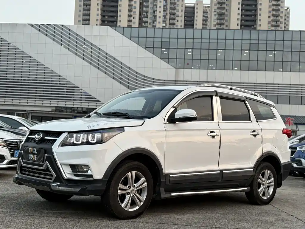 BAIC S3