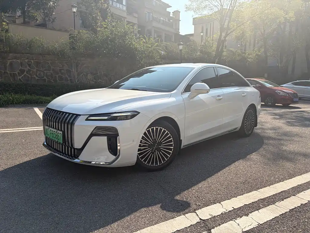 Roewe M7 DMH