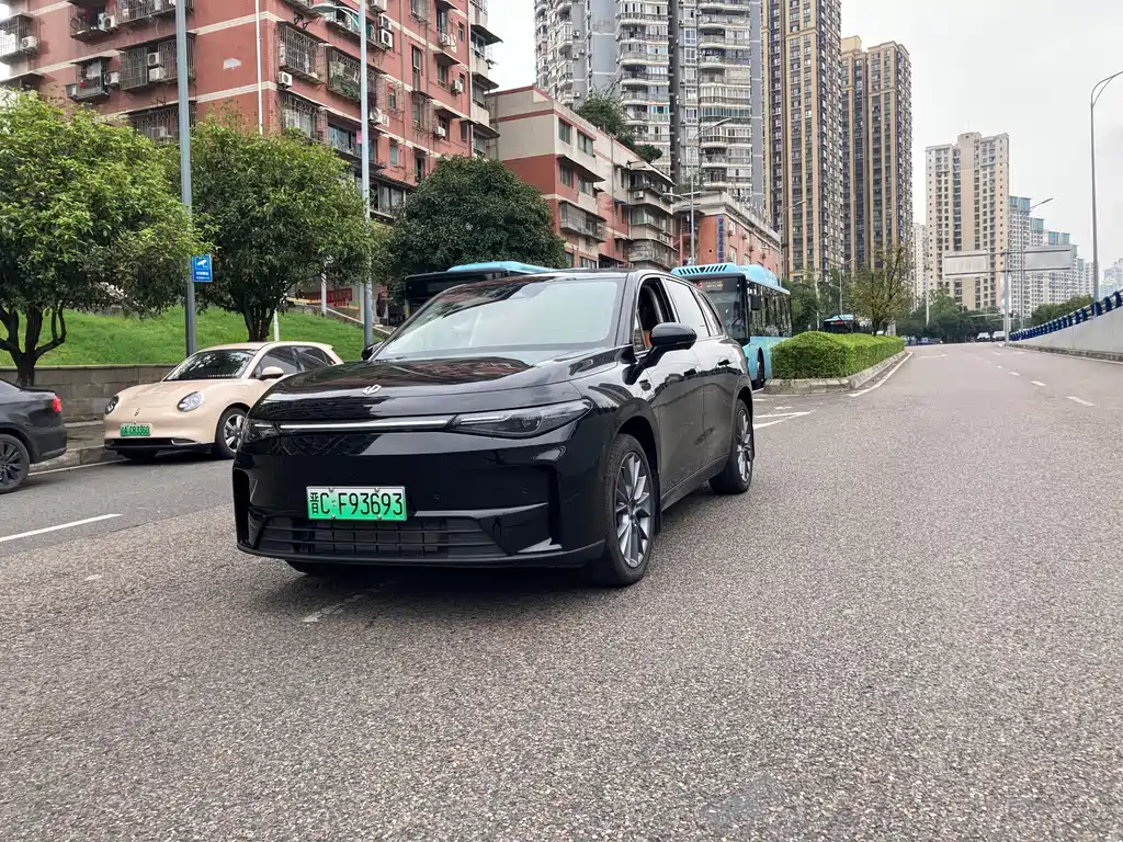 Leapmotor C10