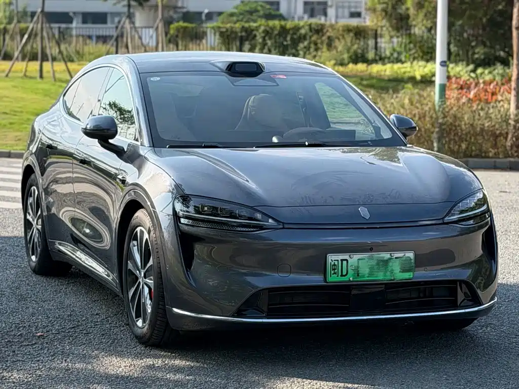 Luxeed R7