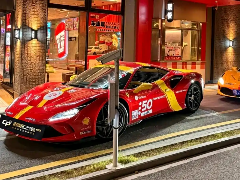 Ferrari F8