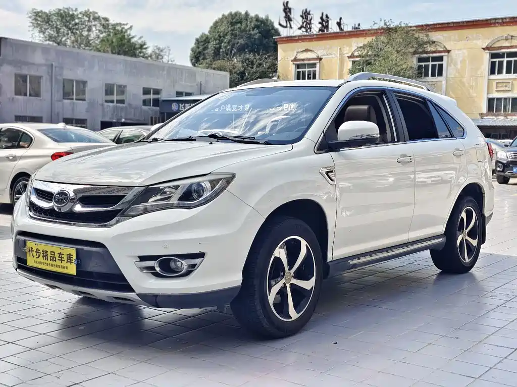 BYD S7